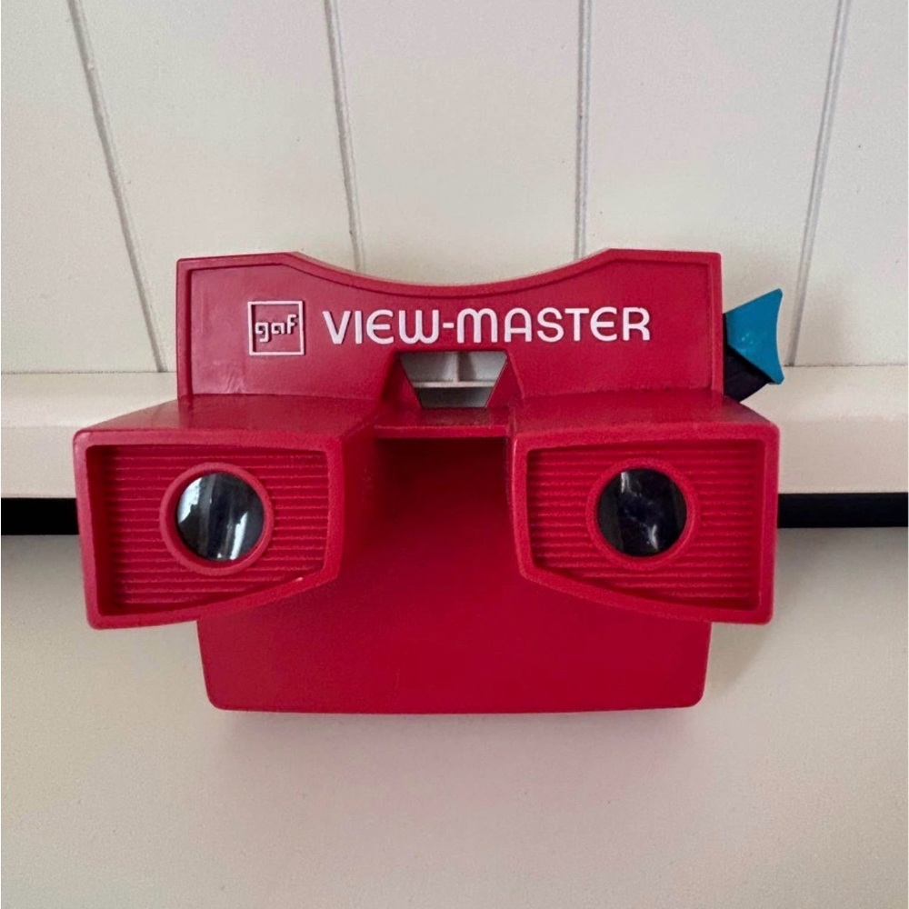 vintage GAF View-Master viewer from the 1970s